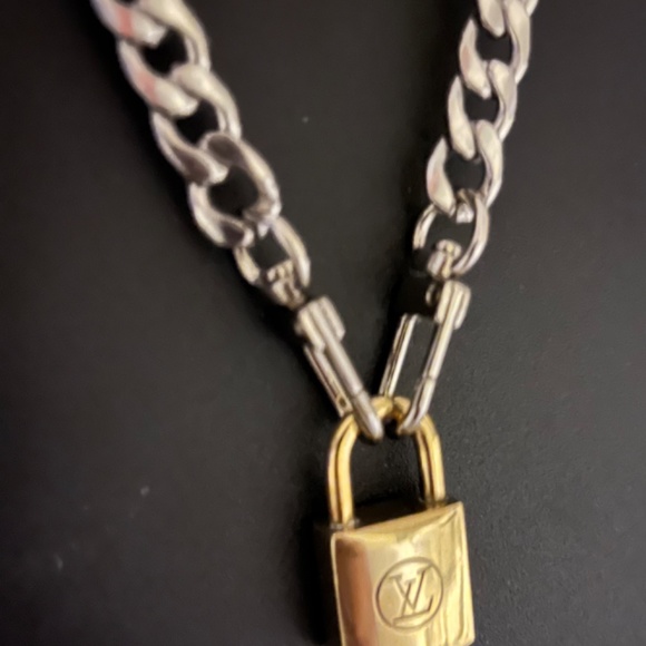 Vintage Louis Vuitton Padlock on a Cuban Chain with rounded clasps. - Picture 7 of 8